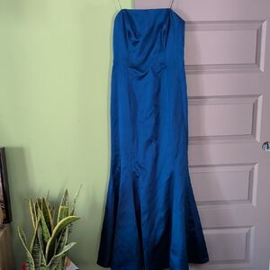 Cache 2000's Gown